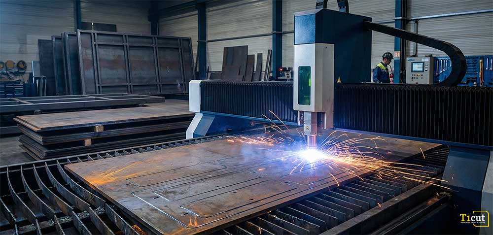 برش لیزری در ساخت بیلبوردهای شهری